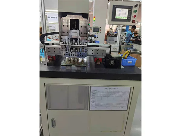 永探铆合机设备展示