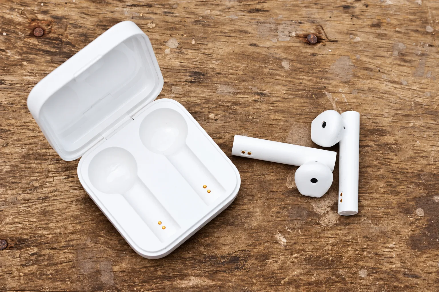 2026100912253305.png 06-earbuds-photo.png