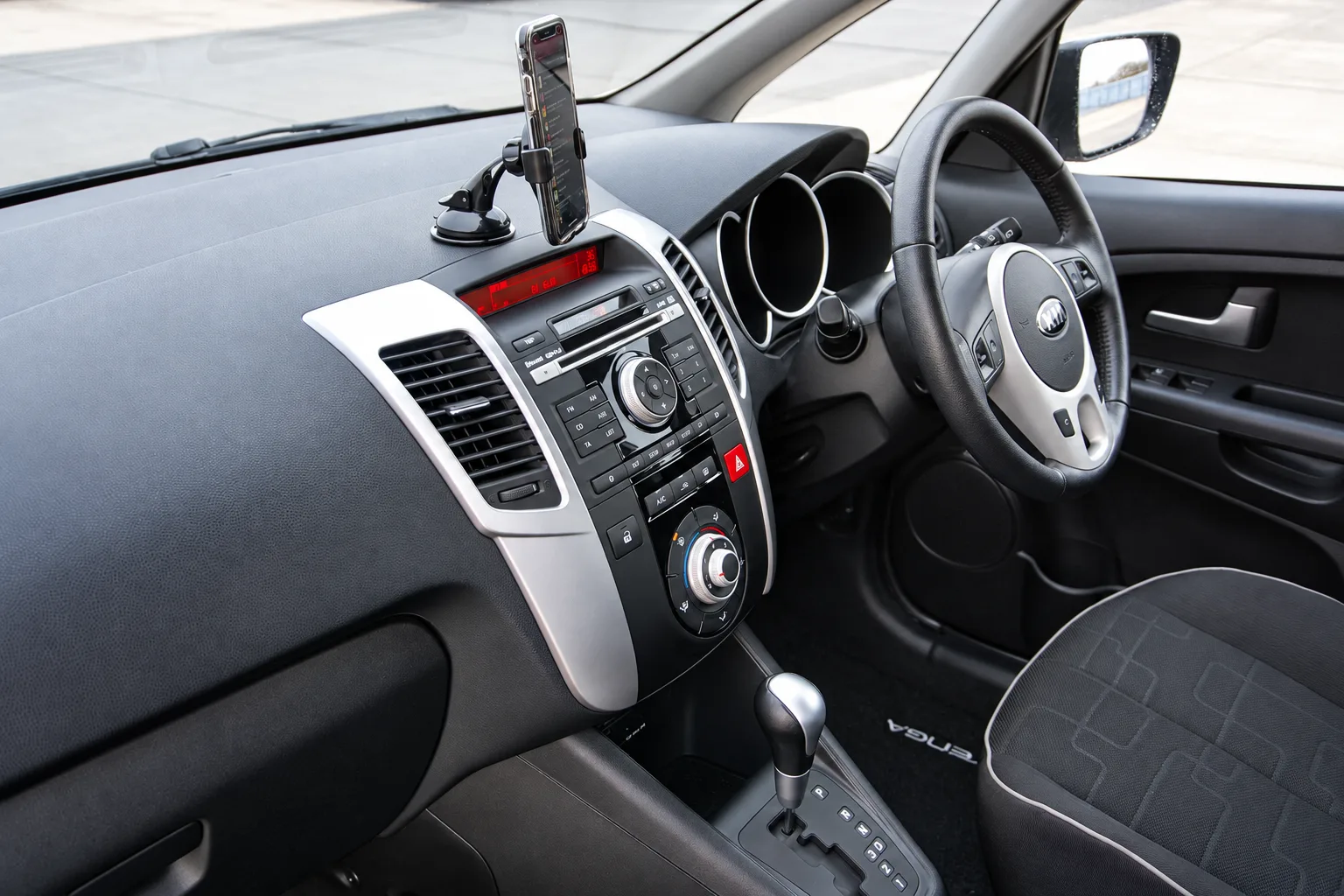 2026100914475425.png 08-automotive-photo.png